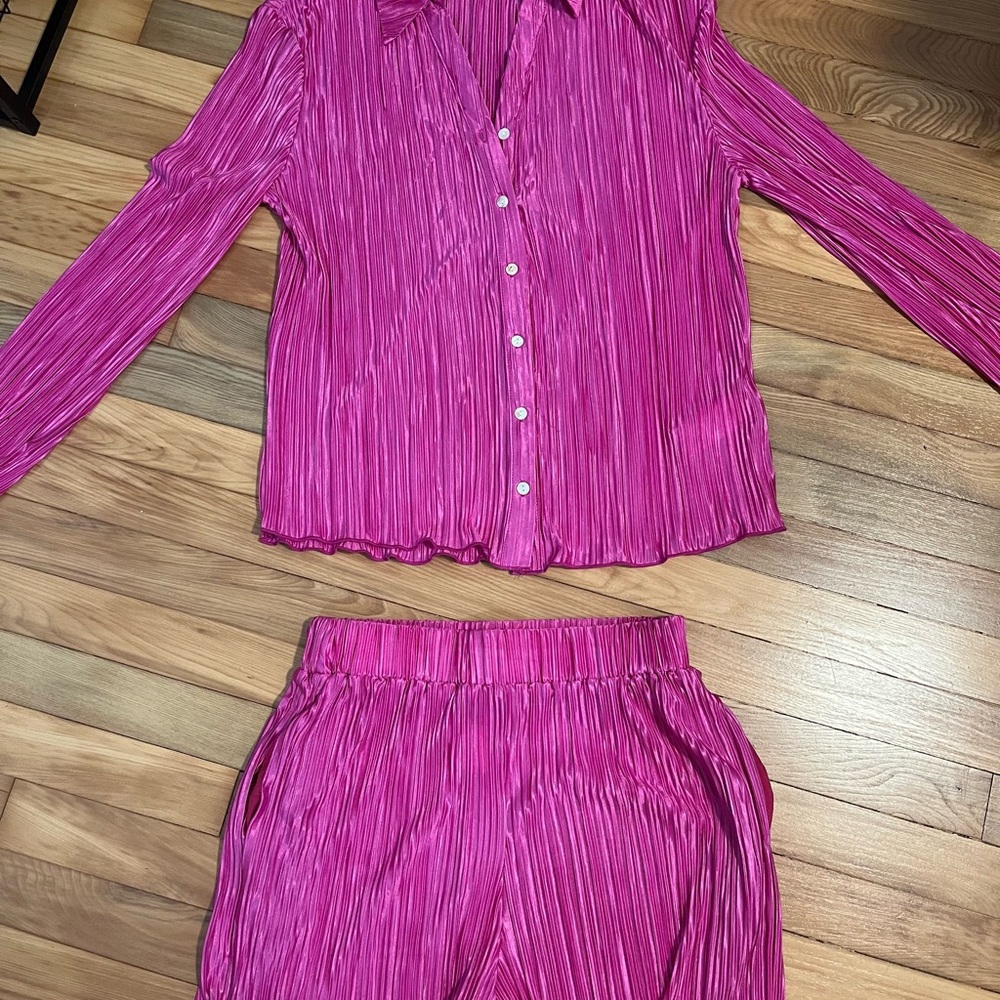 SHEIN: Fuchsia Pleated Set💖